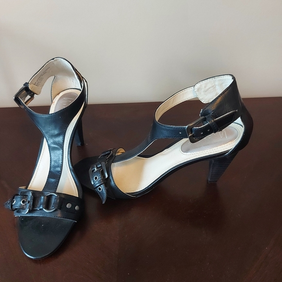 T strap sandal - Picture 1 of 1